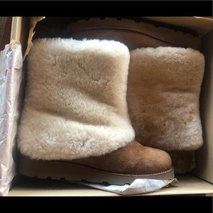 NWT Women’s Ugg Maylin Chestnut Boot, Size 9